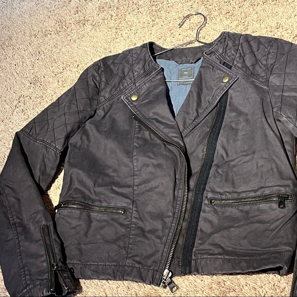 Gap quilted grey light jacket with zipper details size 6/ Med - Picture 8 of 8